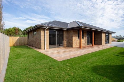 Photo of property in 5 Van Baarle Close, Carterton, 5713