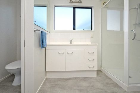 Photo of property in 2/37 Reeves Road, Pakuranga, Auckland, 2010