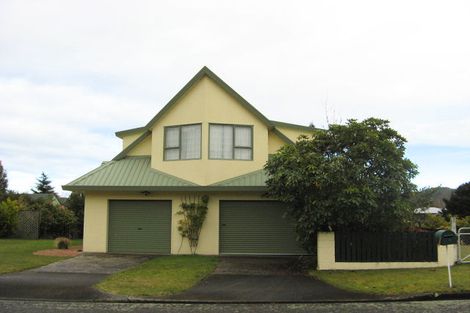 Photo of property in 16 Angela Place, Kinloch, Taupo, 3377