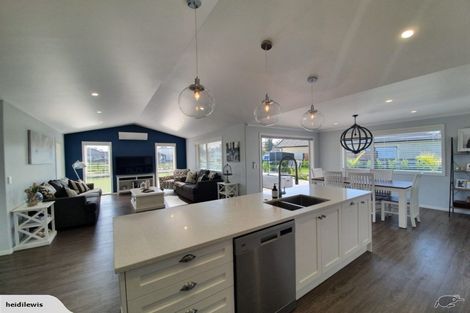 Photo of property in 32 Mike Smith Drive, Cambridge, 3434