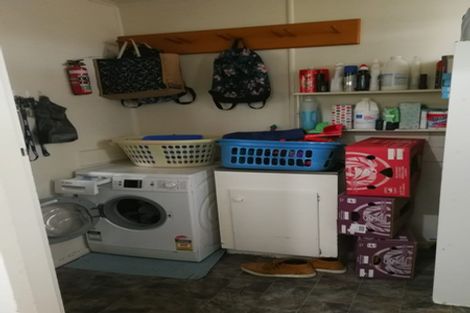 Photo of property in 43 Sunnyside Road, Sunnyvale, Auckland, 0612