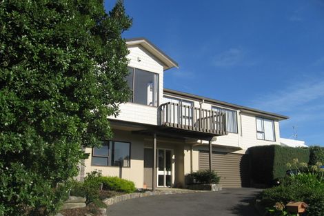 Photo of property in 26 The Crowsnest, Whitby, Porirua, 5024