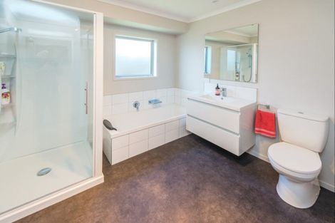 Photo of property in 37 Magnolia Crescent, Tawhero, Whanganui, 4501