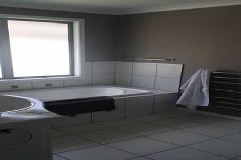 Photo of property in 21 Jasmine Place, Cambridge, 3434