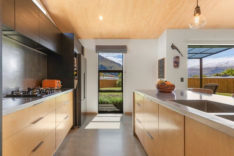 Photo of property in 5 Lakefield Close, Kingston, Athol, 9793