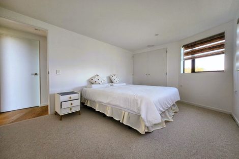 Photo of property in 10 Satchell Way, Kaiwharawhara, Wellington, 6035