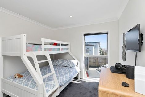 Photo of property in 90 Endeavour Drive, Whitby, Porirua, 5024