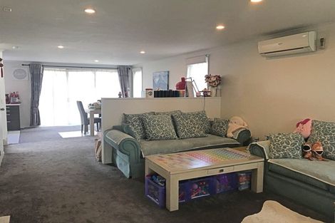 Photo of property in 30 Bruce Pulman Drive, Takanini, 2112