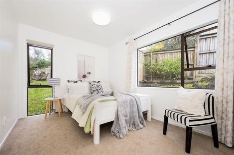 Photo of property in 17 Unsworth Drive, Unsworth Heights, Auckland, 0632