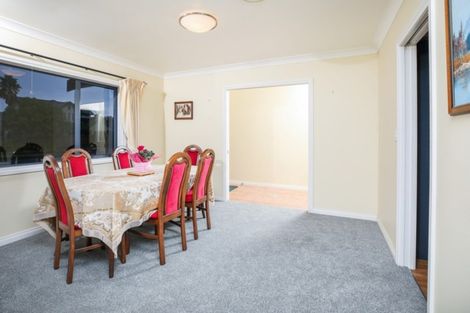 Photo of property in 68 Cairns Crescent, Rototuna, Hamilton, 3210