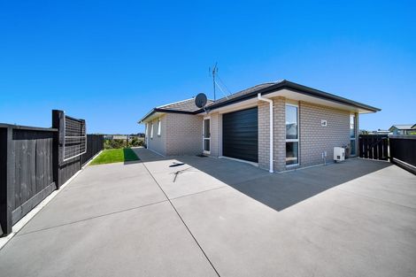 Photo of property in 5 Condor Crescent, Waiwhakaiho, New Plymouth, 4312