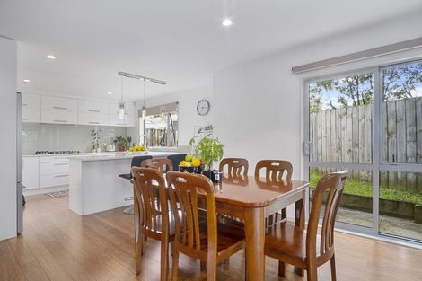 Photo of property in 32a Bodi Place, Te Atatu South, Auckland, 0610