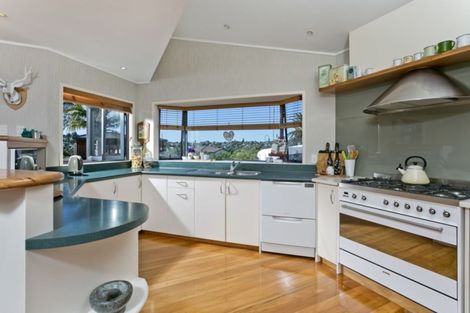 Photo of property in 12 Capri Place, Unsworth Heights, Auckland, 0632
