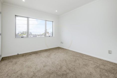 Photo of property in 39 Sunnyside Crescent, Papatoetoe, Auckland, 2025