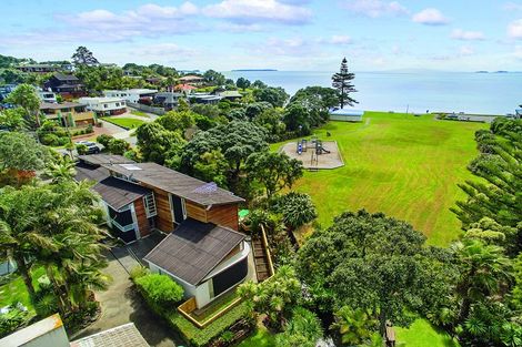 Photo of property in 49 Masterton Road, Rothesay Bay, Auckland, 0630