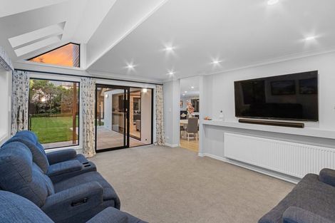 Photo of property in 7 Glandovey Road, Fendalton, Christchurch, 8052