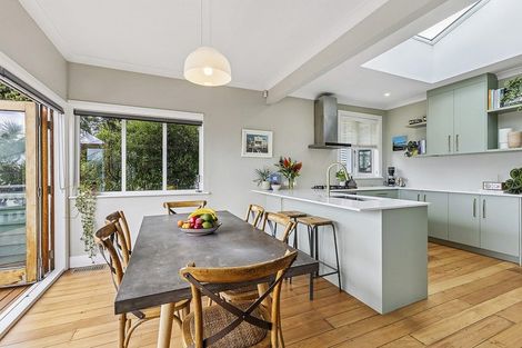 Photo of property in 22 Imperial Terrace, Melrose, Wellington, 6022