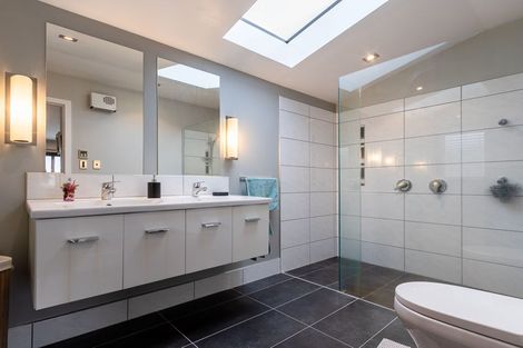 Photo of property in 48 Kotare Street, Waikanae, 5036