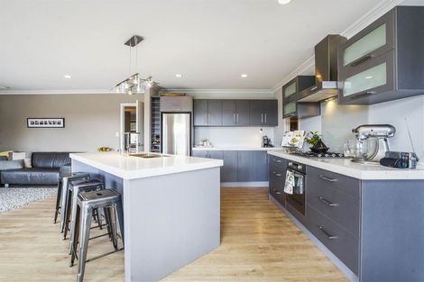 Photo of property in 2 Gibbston Close, Huntington, Hamilton, 3210