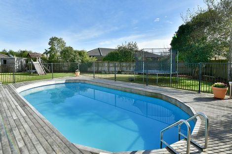 Photo of property in 20 Aitkenhead Court, Parakai, 0830