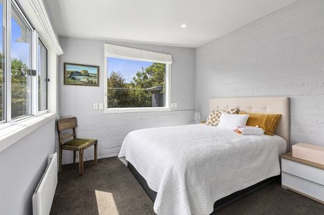 Photo of property in 69 Creswick Terrace, Northland, Wellington, 6012