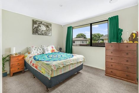 Photo of property in 86 Oakfield Crescent, Pukete, Hamilton, 3200