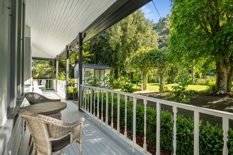 Photo of property in 30 Main Road, Havelock, 7100