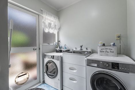 Photo of property in 35 Cromwell Drive, Fitzroy, Hamilton, 3206