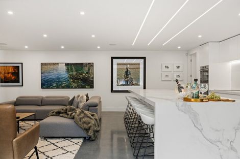 Photo of property in 7 Wrybill Way, Point Wells, 0986