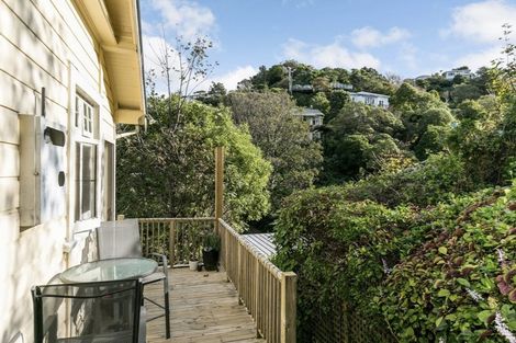 Photo of property in 6 Governor Road, Northland, Wellington, 6012