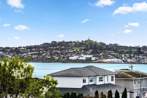 Photo of property in 23 Sullivan Avenue, Mangere Bridge, Auckland, 2022