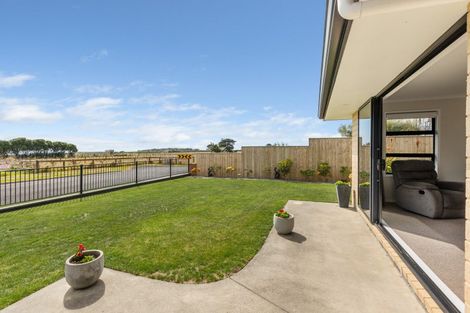 Photo of property in 10 Ta Paora Drive, Bell Block, New Plymouth, 4312