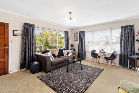 Photo of property in 3/1 Bodi Place, Te Atatu South, Auckland, 0610