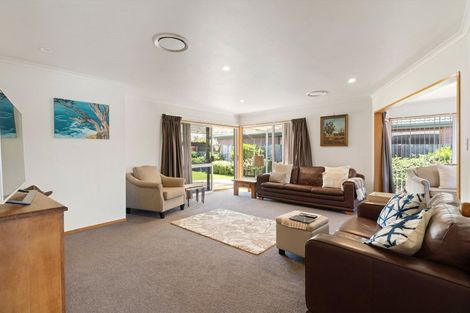 Photo of property in 10 Addison Place, Halswell, Christchurch, 8025