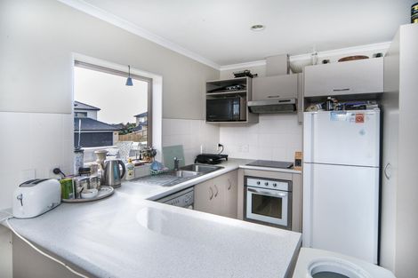 Photo of property in 3 Kokako Rise, Papakura, 2110