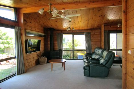 Photo of property in 22 Marina View Drive, West Harbour, Auckland, 0618