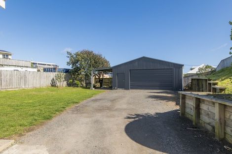 Photo of property in 14 Brown Terrace, Foxton Beach, Foxton, 4815