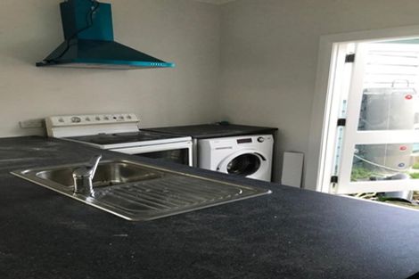 Photo of property in 17 Naughton Terrace, Kilbirnie, Wellington, 6022