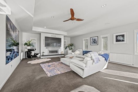 Photo of property in 37 Oakgrove Drive, Rangiora, 7400