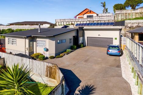 Photo of property in 14d Maple Crescent, Whalers Gate, New Plymouth, 4310