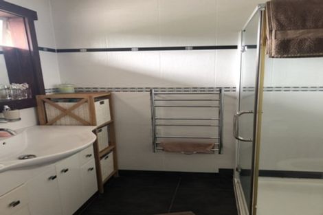 Photo of property in 14 Anna Watson Road, Half Moon Bay, Auckland, 2012