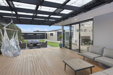 Photo of property in 97 Farquhars Road, Redwood, Christchurch, 8051