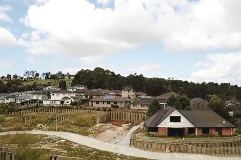 Photo of property in 22 Mara Way, Sunnyvale, Auckland, 0612