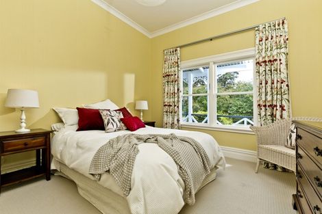 Photo of property in 9 Birchwood Grove, Greenhithe, Auckland, 0632