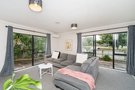 Photo of property in 99 Hillcrest Drive, Kelvin Grove, Palmerston North, 4414