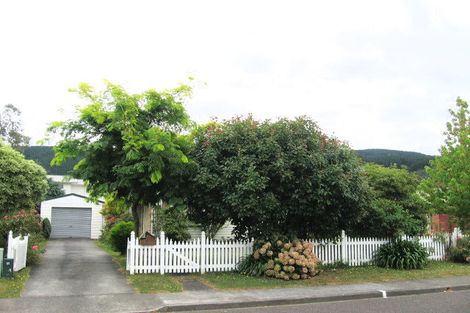 Photo of property in 15 Matuku Street, Heretaunga, Upper Hutt, 5018