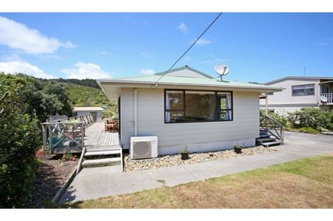 Photo of property in 22 Cordyline Road, Port Waikato, Tuakau, 2695