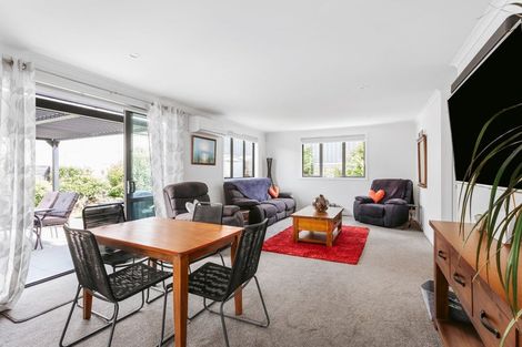 Photo of property in Waterview Estate, 30/4 Greystone Place, Omokoroa, 3114