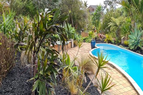 Photo of property in 43 Sharon Road, Waiake, Auckland, 0630