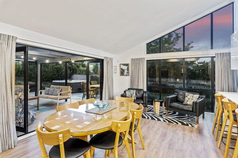 Photo of property in 41 Quadrant Heights, Paraparaumu, 5032